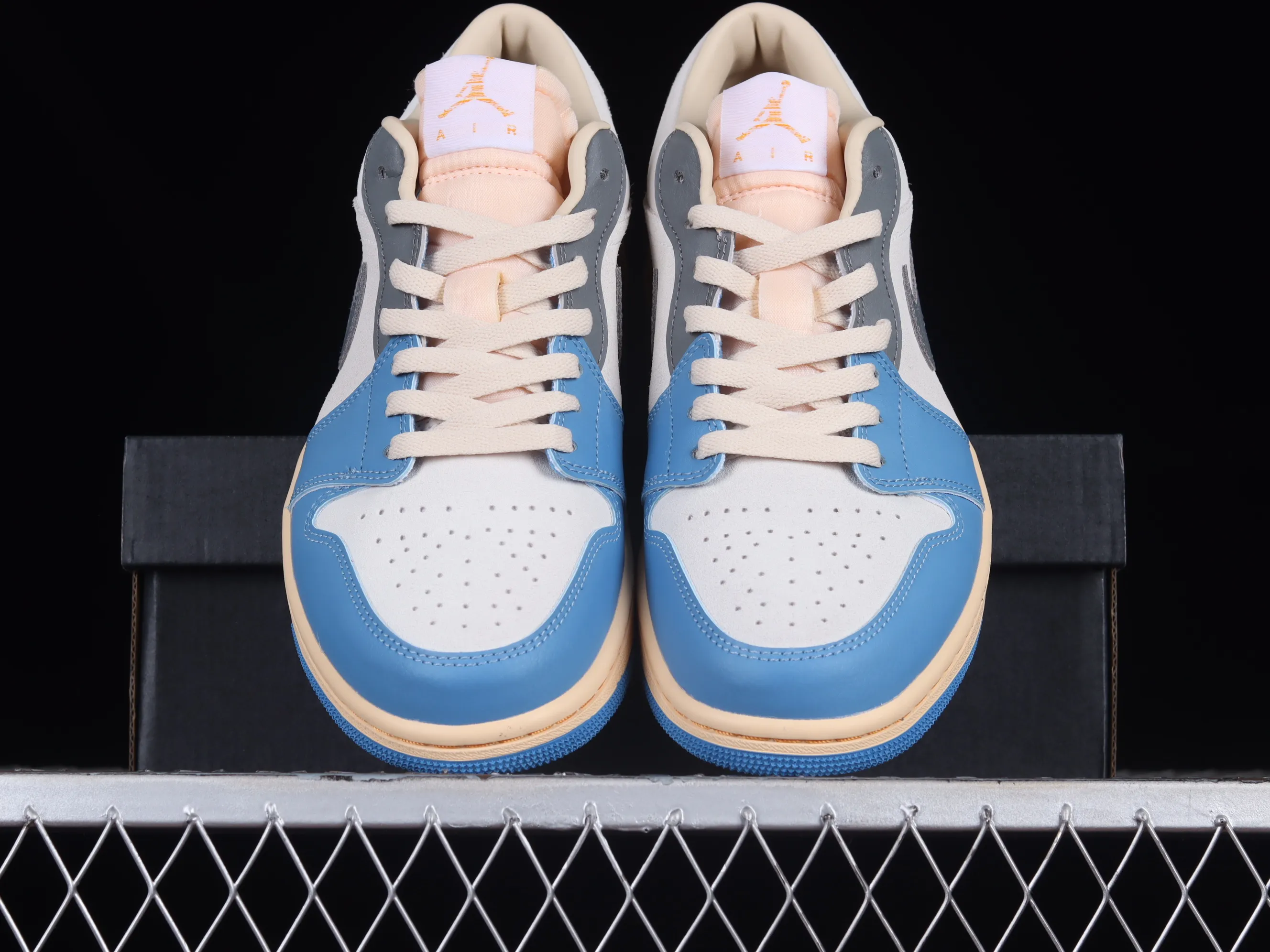 All categories Air Jordan Jordan series basketball shoes Air Jordan 1 Low G version pure original Air Jordan 1 Low "UNC Grey" AJ1 Joe 1 cement North Carolina blue low-top basketball shoes DZ5376-469